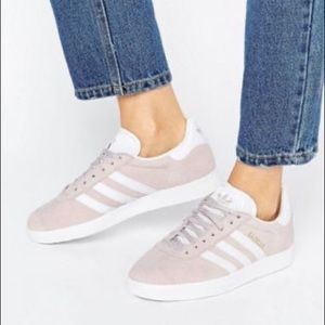 Brand new adidas size 4 youth !!!